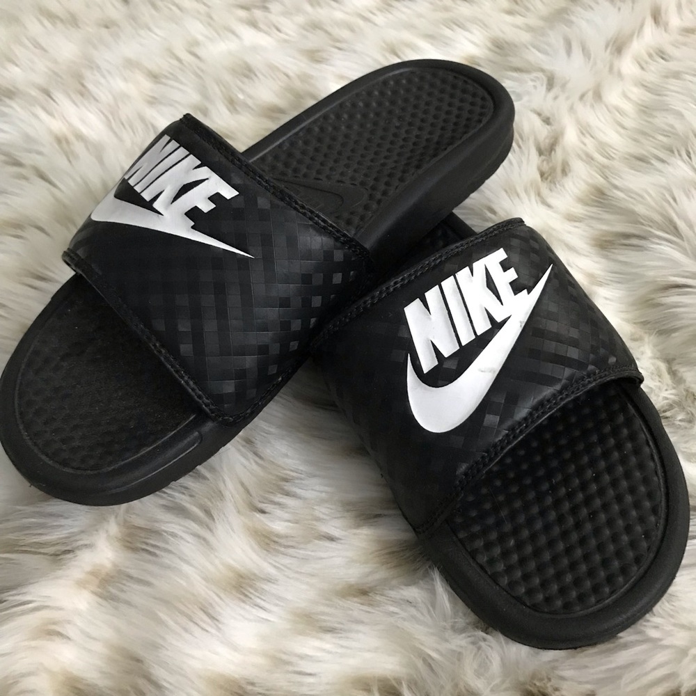NIKE Slides